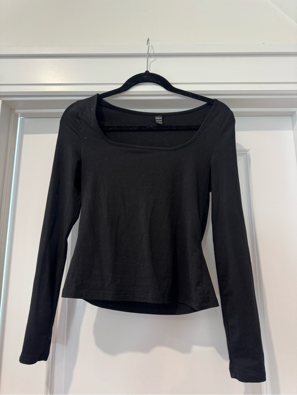 SHEIN Black Long-Sleeve Scoop Neck Fitted Top
